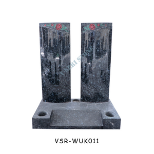Beautiful Designs Upright Granite Tombstone Funeral Monument with Red Flowers